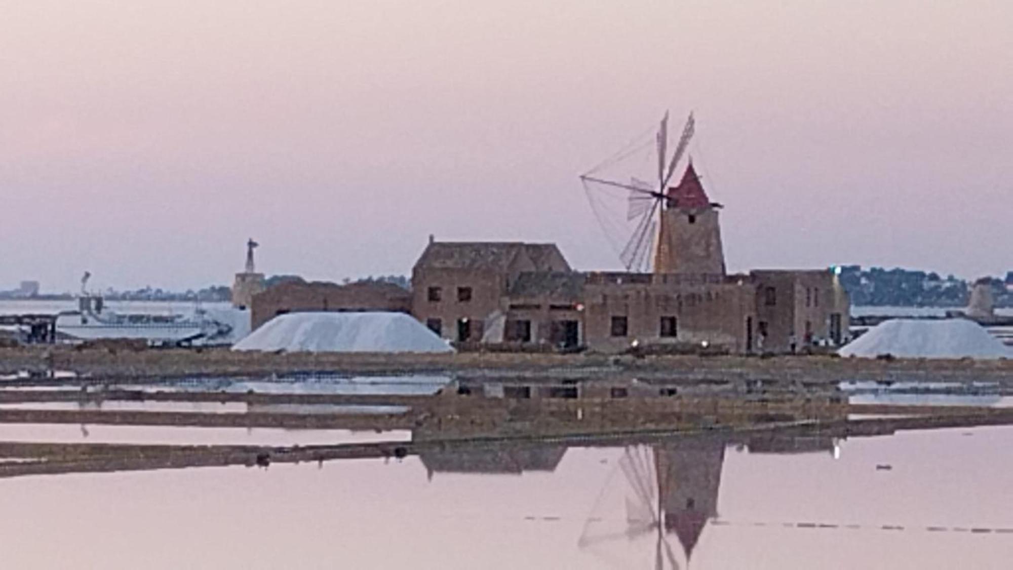 Casa Vacanze Lo Stagnone Da Rosita Marsala Bagian luar foto