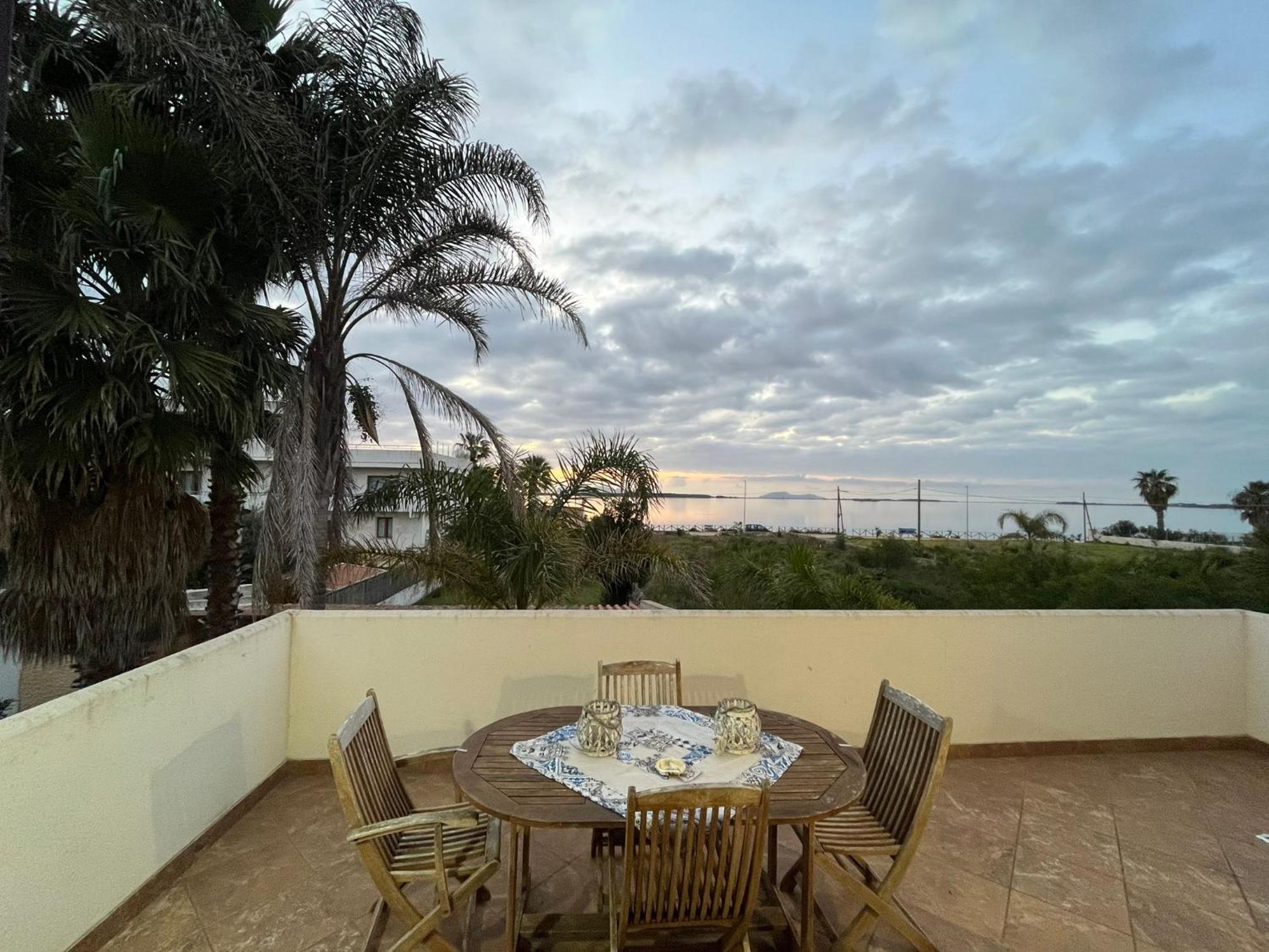 Casa Vacanze Lo Stagnone Da Rosita Marsala Bagian luar foto